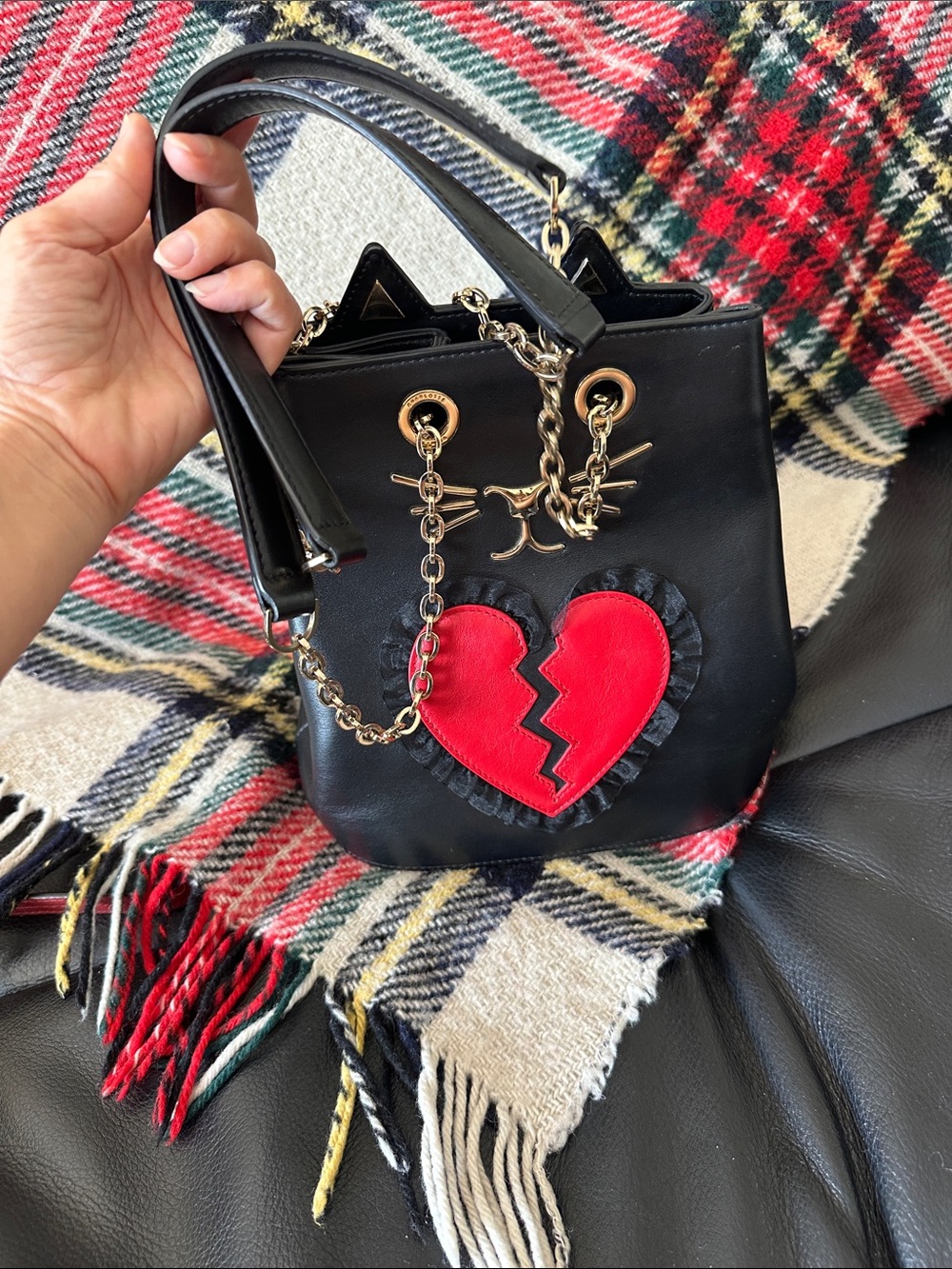 Charlotte Olympia Broken Heart Feline Bucket Bag - Picture 3 of 10